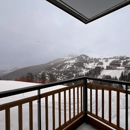 Pretty Cocoon Overlooking The Slopes